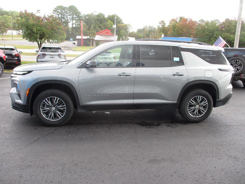 Certified 2025 Chevrolet Traverse LT image 7