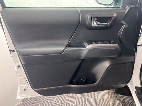 Used 2023 Toyota Tacoma TRD Sport image 14