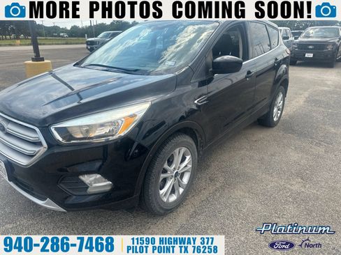 Used 2019 Ford Escape SE FWD image 1