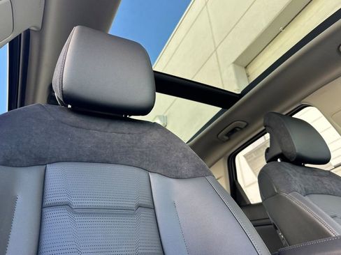 New 2026 Kia Sportage SX AWD/4WD image 17