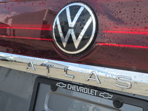 Used 2024 Volkswagen Atlas SE AWD/4WD image 9