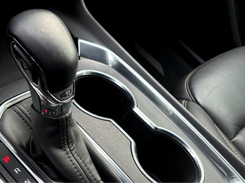 Used 2023 Chevrolet Traverse LT image 17