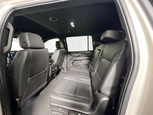 Used 2022 Chevrolet Suburban LT image 29