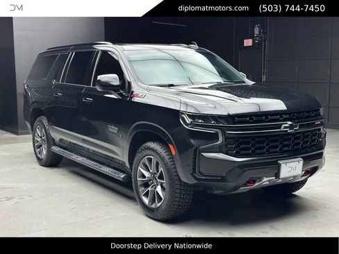 Used 2023 Chevrolet Suburban Z71 image 9