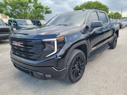 Used 2024 GMC Sierra 1500 Elevation AWD/4WD image 4