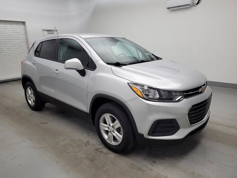 Used 2021 Chevrolet Trax LS w/ Tint and Cruise Package AWD/4WD image 11
