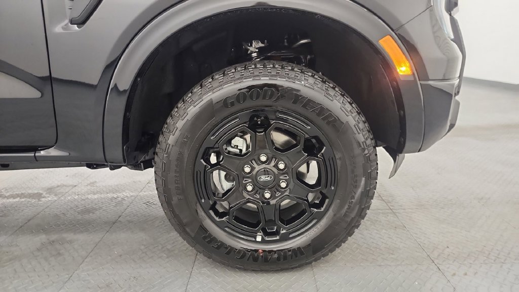 New 2026 Ford Ranger XLT w/ Black Appearance Package AWD/4WD image 23