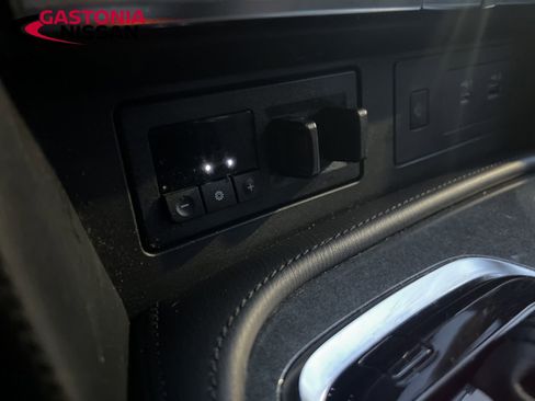 Used 2023 Nissan Armada SV image 44