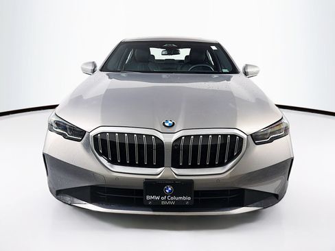 Used 2024 BMW 530i xDrive w/ Premium Package AWD/4WD image 2