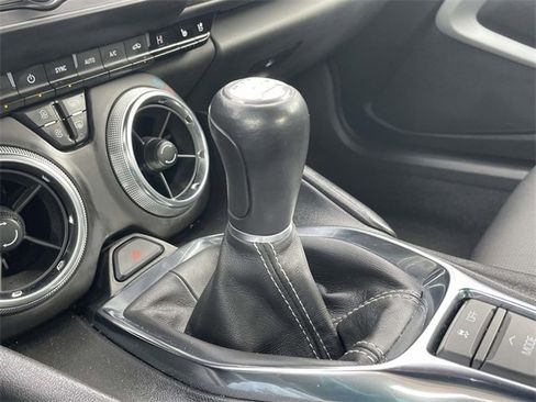 Used 2022 Chevrolet Camaro LT image 25