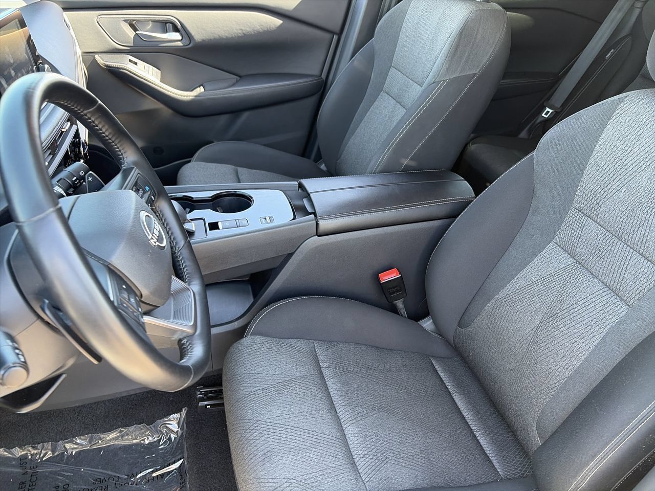 Used 2025 Nissan Rogue SV FWD image 19