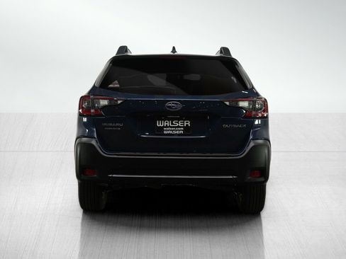 Used 2025 Subaru Outback Premium image 4