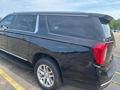Used 2023 GMC Yukon XL SLT AWD/4WD image 29