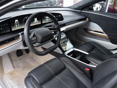 Used 2022 Lucid Air Grand Touring image 10