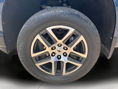 Used 2019 Chevrolet Silverado 1500 Custom Trail Boss w/ Custom Convenience Package AWD/4WD image 10