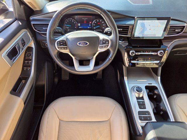 Used 2022 Ford Explorer Limited w/ Equipment Group 301A RWD image 12