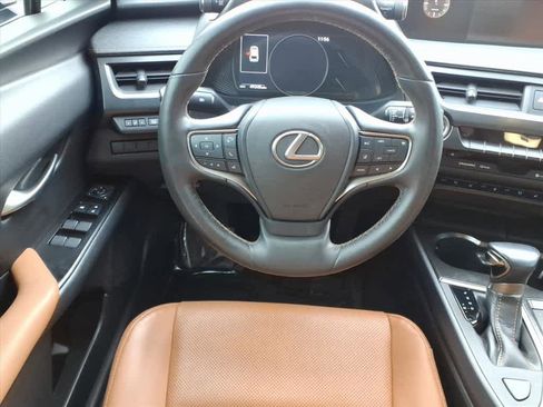 Used 2020 Lexus UX 200 w/ Premium Package image 7