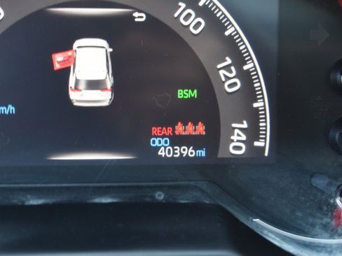 Used 2024 Toyota RAV4 XLE w/ Convenience Package FWD image 33