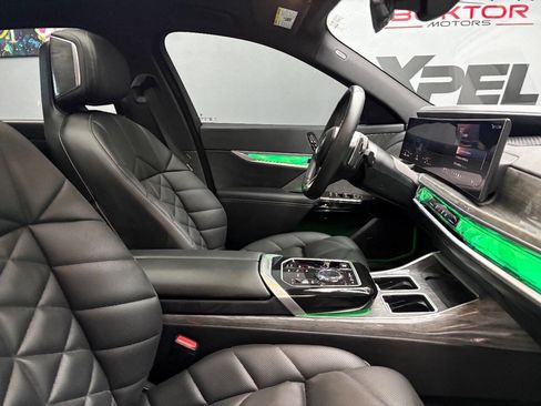 Used 2025 BMW 740i w/ Premium Package image 81