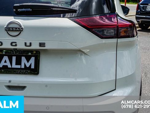 Used 2024 Nissan Rogue S FWD image 12