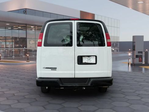Used 2015 Chevrolet Express 2500 RWD image 5