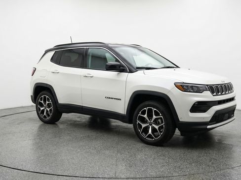 Used 2025 Jeep Compass Limited image 3