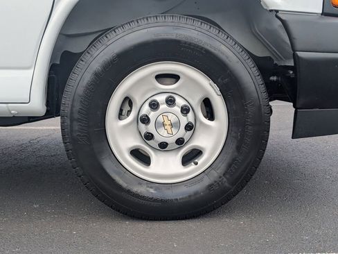 New 2025 Chevrolet Express 2500 w/ Driver Convenience Package image 11