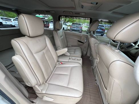 Used 2011 Nissan Quest LE FWD image 28