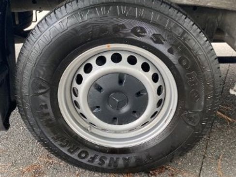 Used 2023 Mercedes-Benz Sprinter 2500 image 33