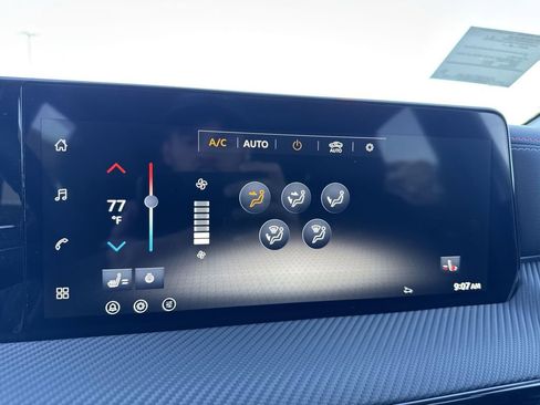 New 2026 Nissan Kicks SR w/ SR Premium Package AWD/4WD image 19
