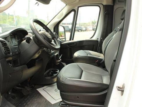Used 2025 RAM ProMaster 2500 w/ Convenience Group FWD image 8