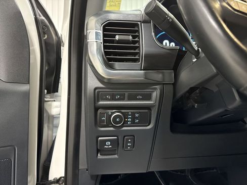 Used 2022 Ford F150 Lariat w/ Trailer Tow Package image 18