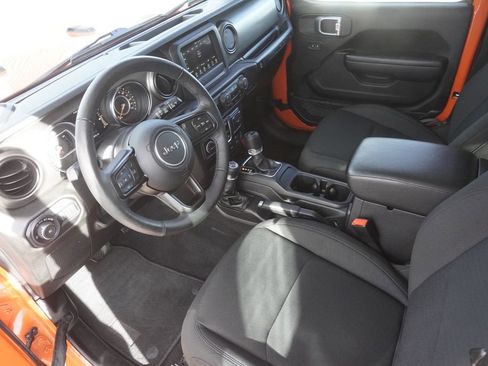 Used 2019 Jeep Wrangler Sport S image 17