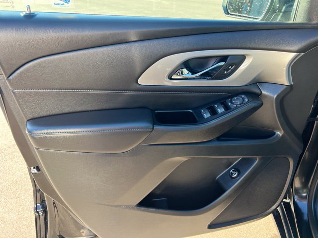 Used 2023 Chevrolet Traverse LT FWD image 21
