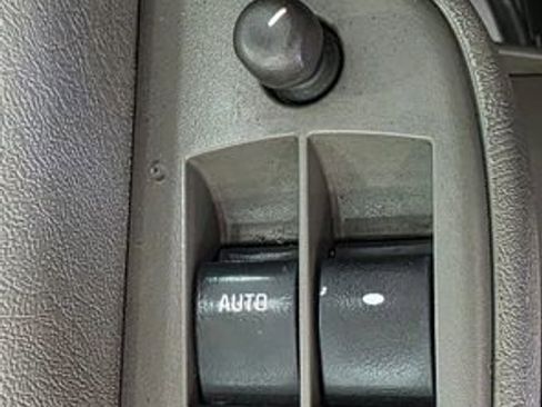 Used 2021 GMC Savana 2500 w/ Driver Convenience Package image 9