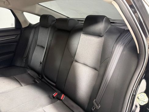 Used 2018 Honda Accord LX image 17