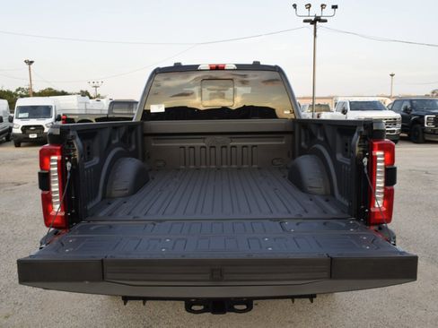 New 2026 Ford F250 Lariat w/ Black Appearance Package image 21