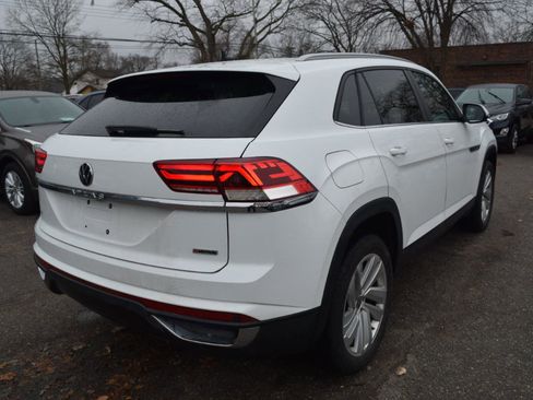 Used 2020 Volkswagen Atlas Cross Sport SE w/ Panoramic Sunroof Package image 5
