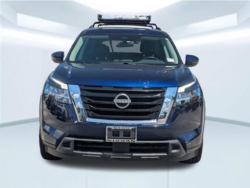 Used 2022 Nissan Pathfinder SV w/ SV Premium Package FWD image 12