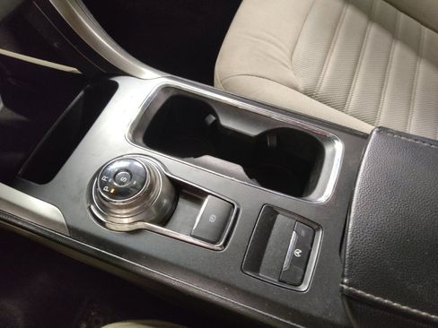 Used 2019 Ford Fusion SE image 26