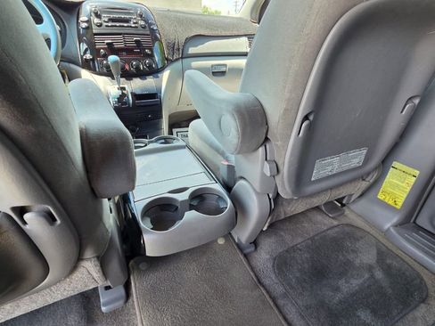 Used 2005 Toyota Sienna LE AWD/4WD image 11