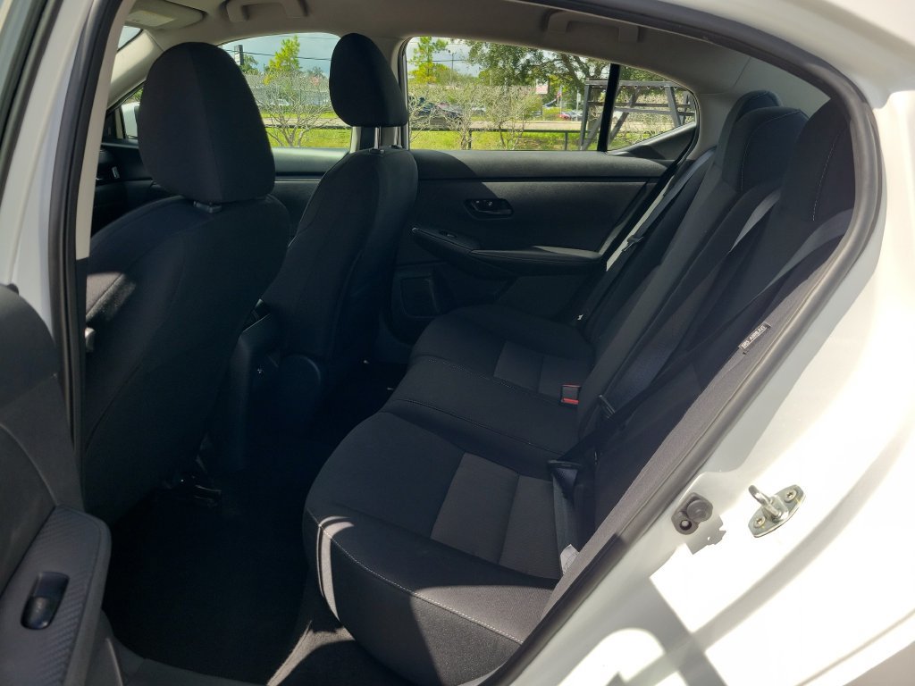 Certified 2025 Nissan Sentra SV FWD image 9
