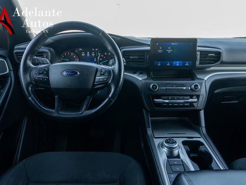Used 2020 Ford Explorer XLT image 8