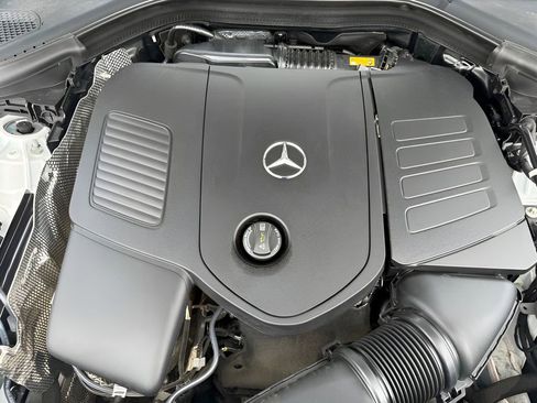 Used 2023 Mercedes-Benz GLC 300 4MATIC w/ Exclusive Trim Package image 34