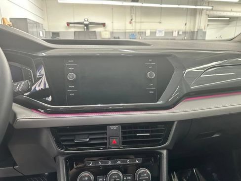 Used 2023 Volkswagen Taos SEL AWD/4WD image 5
