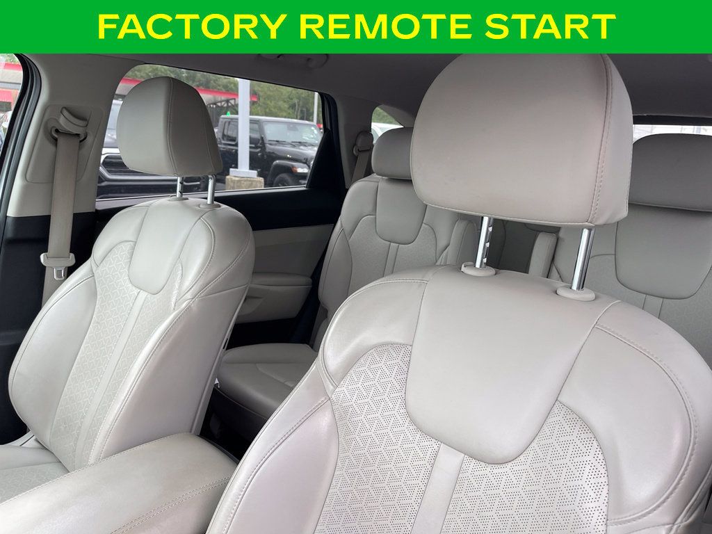 Used 2023 Kia Sorento EX AWD/4WD image 12