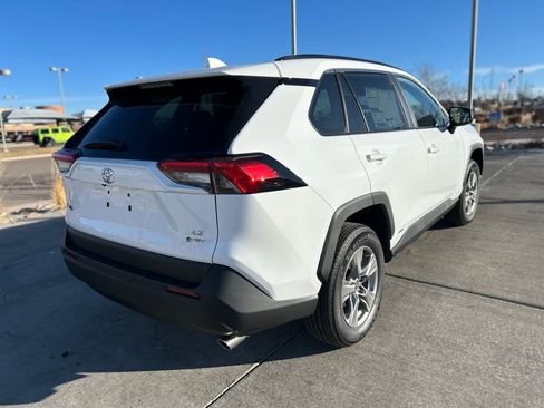 Used 2025 Toyota RAV4 SE image 8