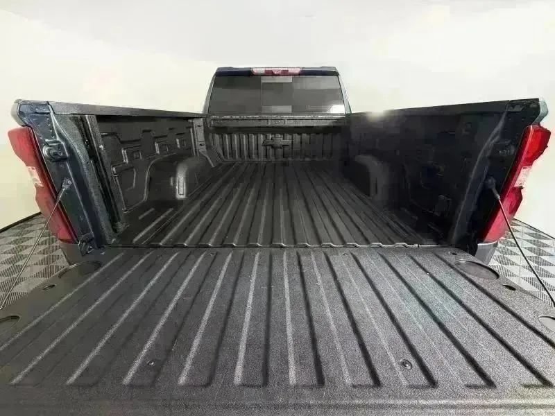 Used 2020 Chevrolet Silverado 1500 LTZ AWD/4WD image 17