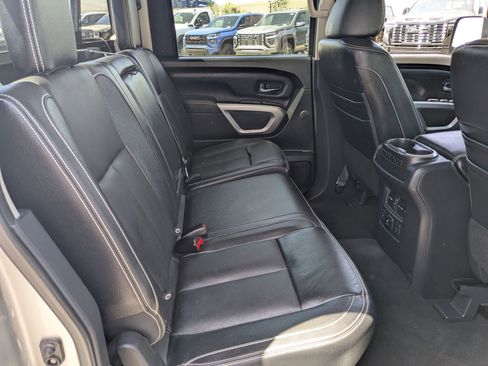 Used 2018 Nissan Titan PRO-4X w/ Pro-4x Convenience Package AWD/4WD image 27