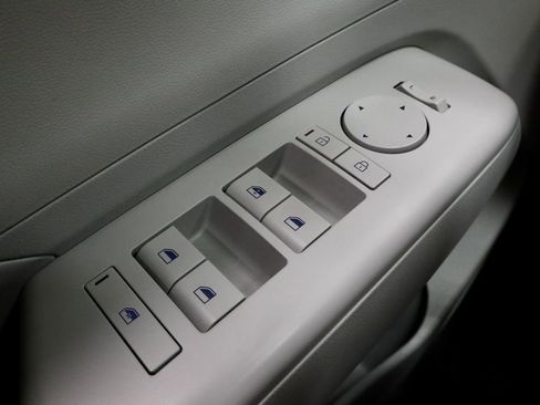 Certified 2025 Hyundai Kona SEL FWD image 23